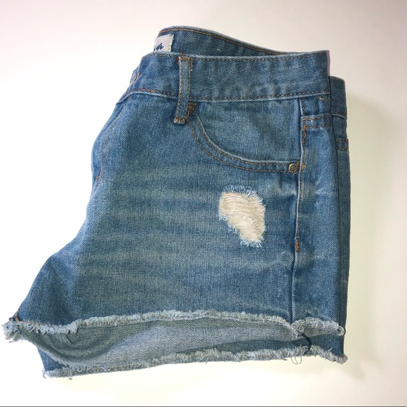 3 for $12. Vintage cutoff shorts, size 9 - Picture 5 of 8